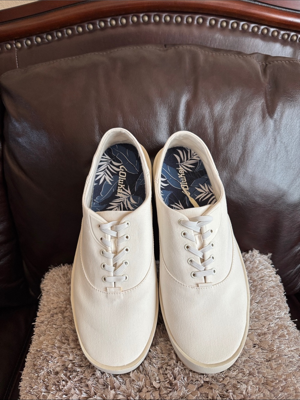OluKai tradewind white canvas